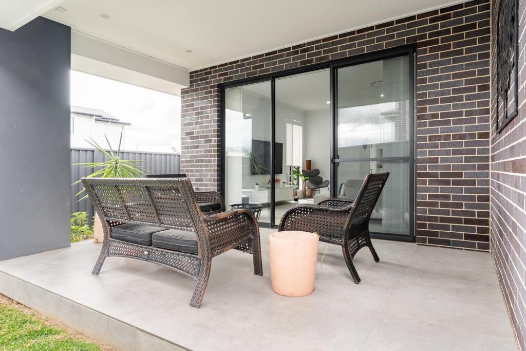 Neat 4 Bedroom In Catherine Fields Narellan Exterior foto